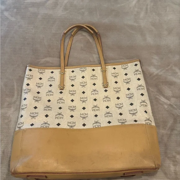 MCM Beige Logo Tote. - Picture 2 of 7